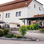 Hotel Lesák Rekreační Středisko *