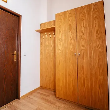 Hotel Lesak *