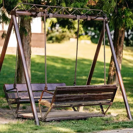 Lesák Rekreační Středisko Hotel *