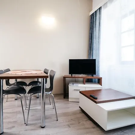 Lesak Hotel *