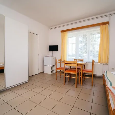 Hotel Lesak *