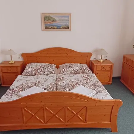 Lesak Hotel Chlum u Trebone