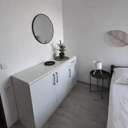 Hotel Lesak *