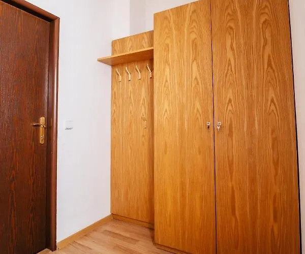 Hotel Lesak *