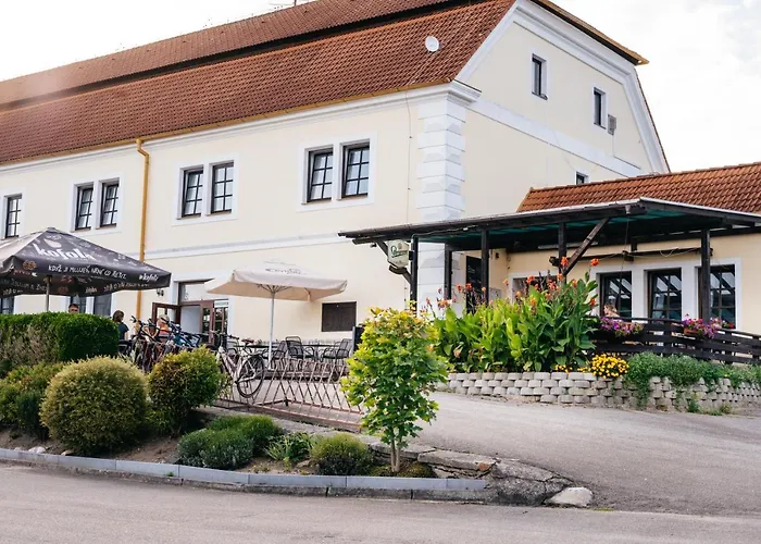Hotel Lesak *