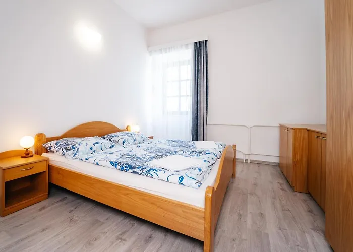 Lesak Hotel Chlum u Trebone